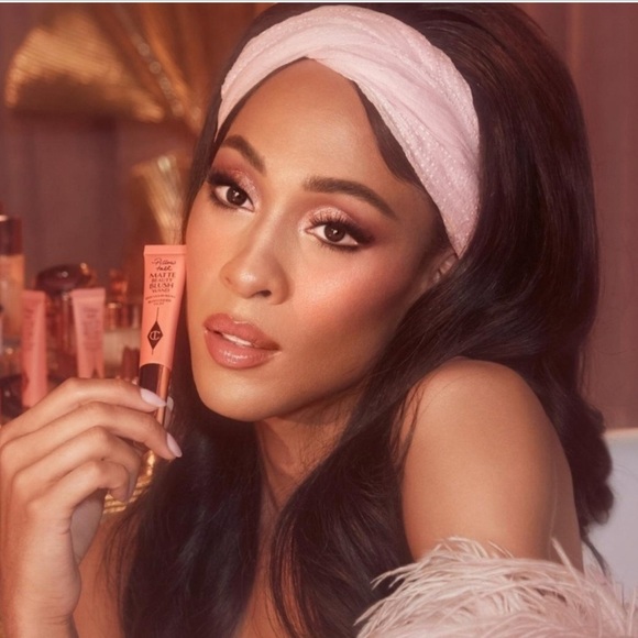 Charlotte Tilbury Matte Beauty Blush Wand Pillow
Talk Peach Pop Liquid Blush - Picture 6 of 11